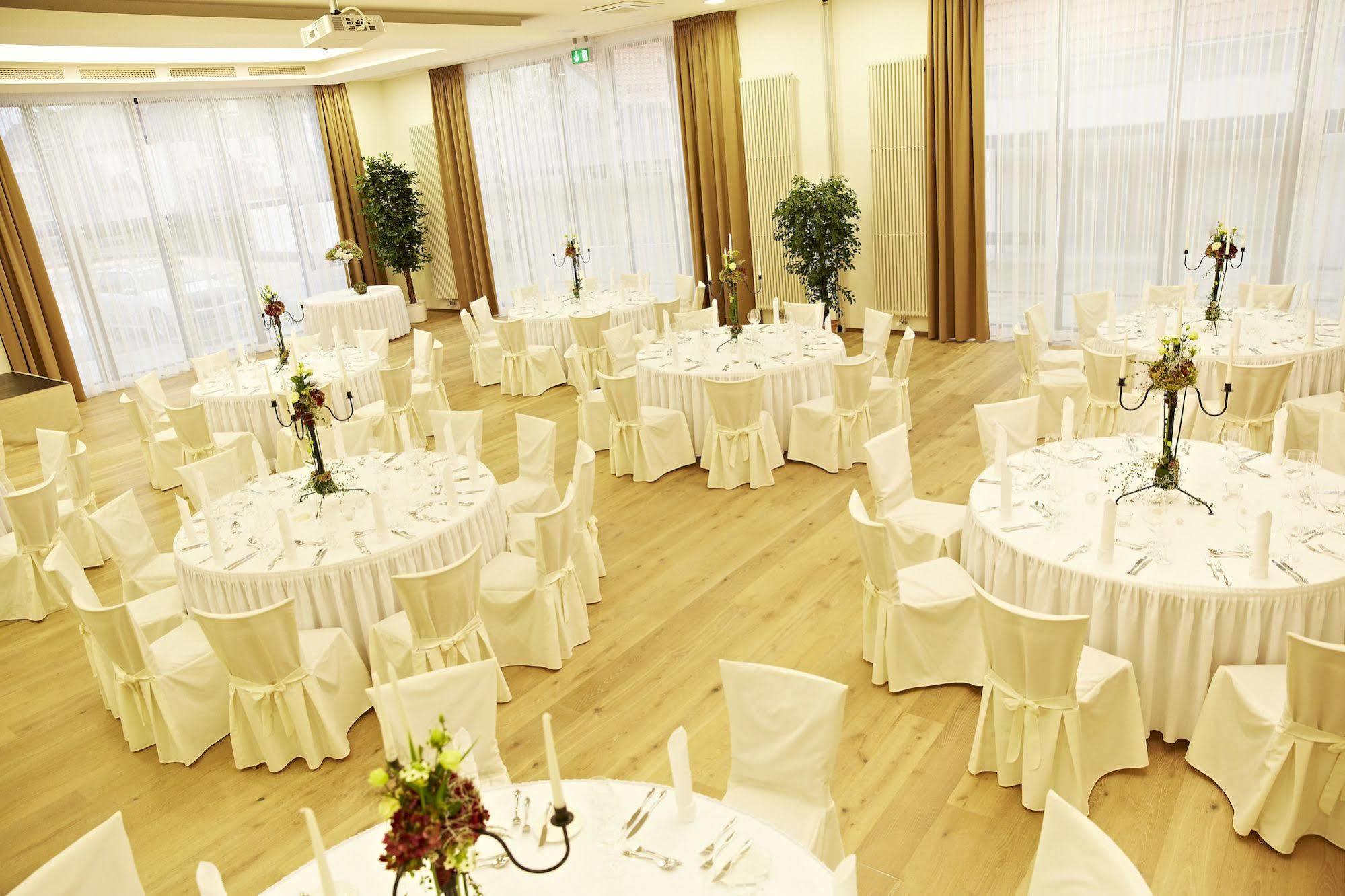 Landhotel Sonne Neuendettelsau Ngoại thất bức ảnh