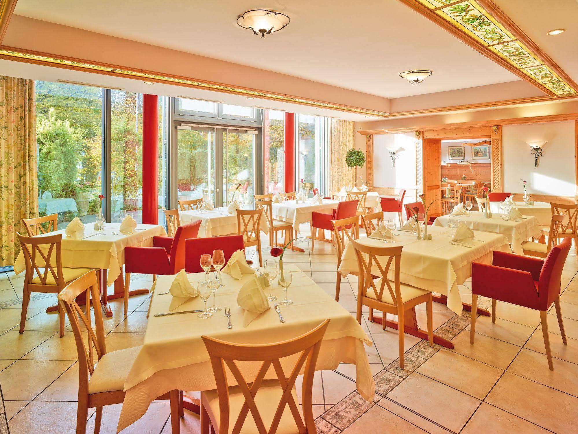 Landhotel Sonne Neuendettelsau Ngoại thất bức ảnh